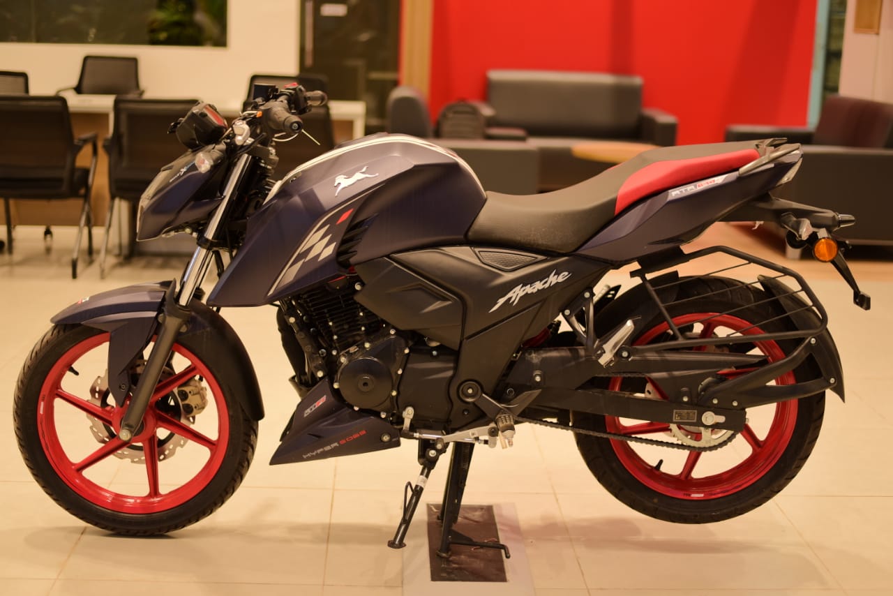 TVS APACHE RTR 160 4V